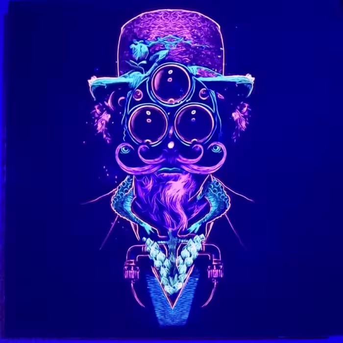 تابلو بلک لایت با طرح مرد 3 چشم سایز 15 در 20 سانتی متر Blacklight