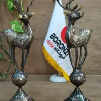 آهو برنزی مدل روی کره 