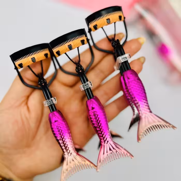 فرمژه هولوگرامی شانه دار.