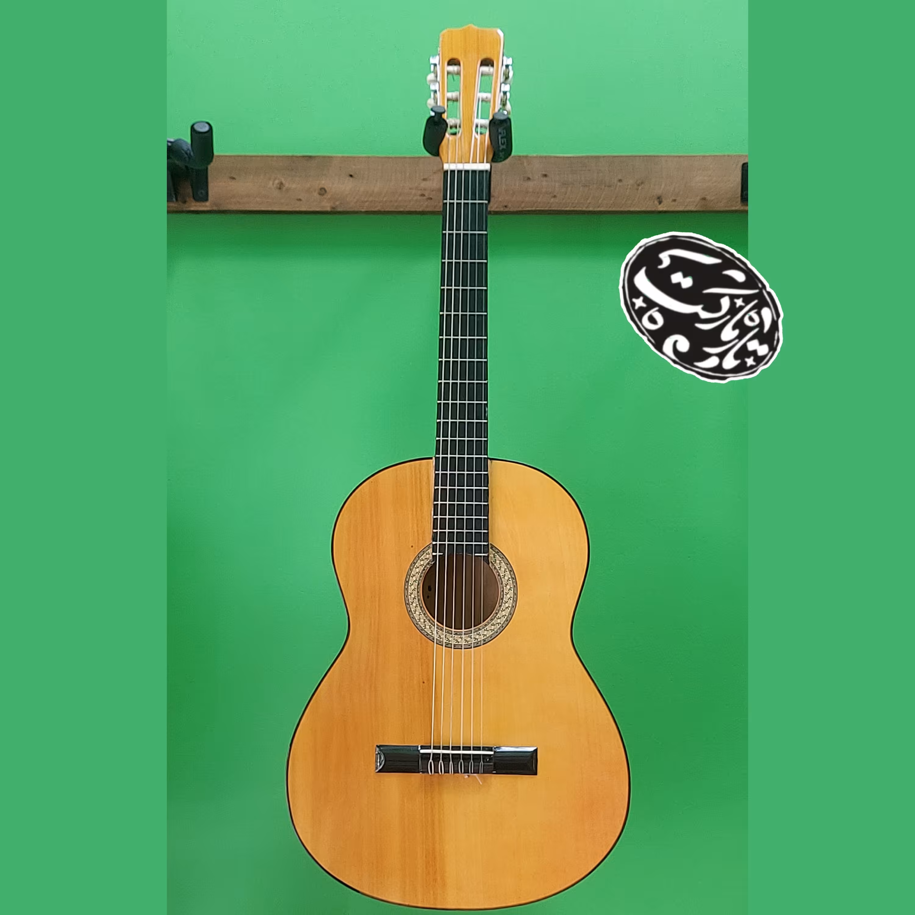 گیتار یاماها  c40  طرح یاماها بهمراه کاور ابردار و ارسال رایگان