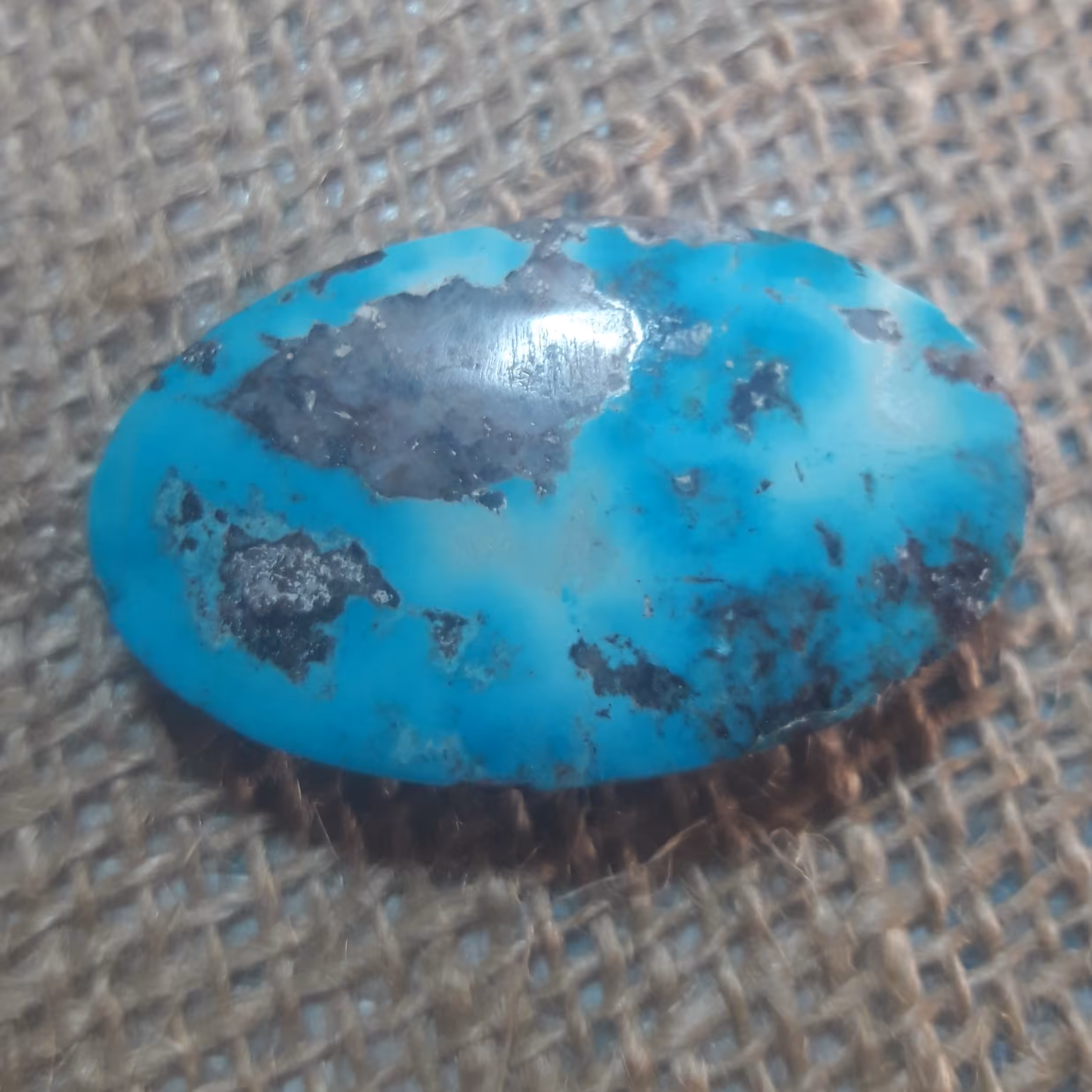 نگین فیروزه نیشابور طرح بیضی  سایز بزرگ خوشرنگ و زیبا