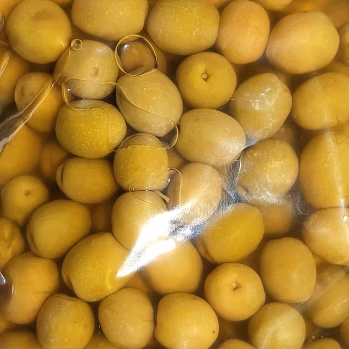 زیتون سبز  سوپر ویژه  باهسته طارم  -  900 گرمی