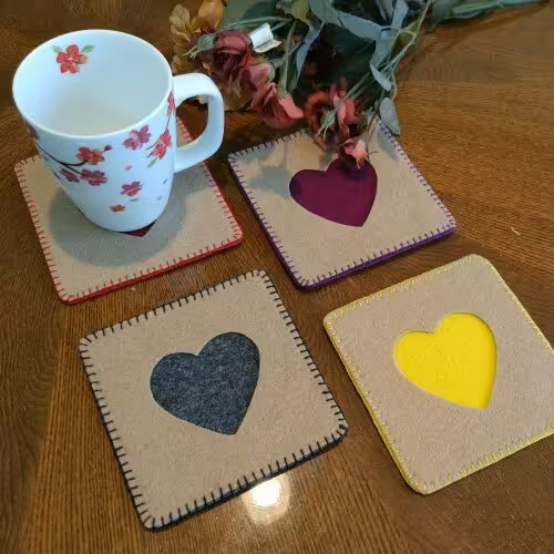 زیر لیوانی قلبی