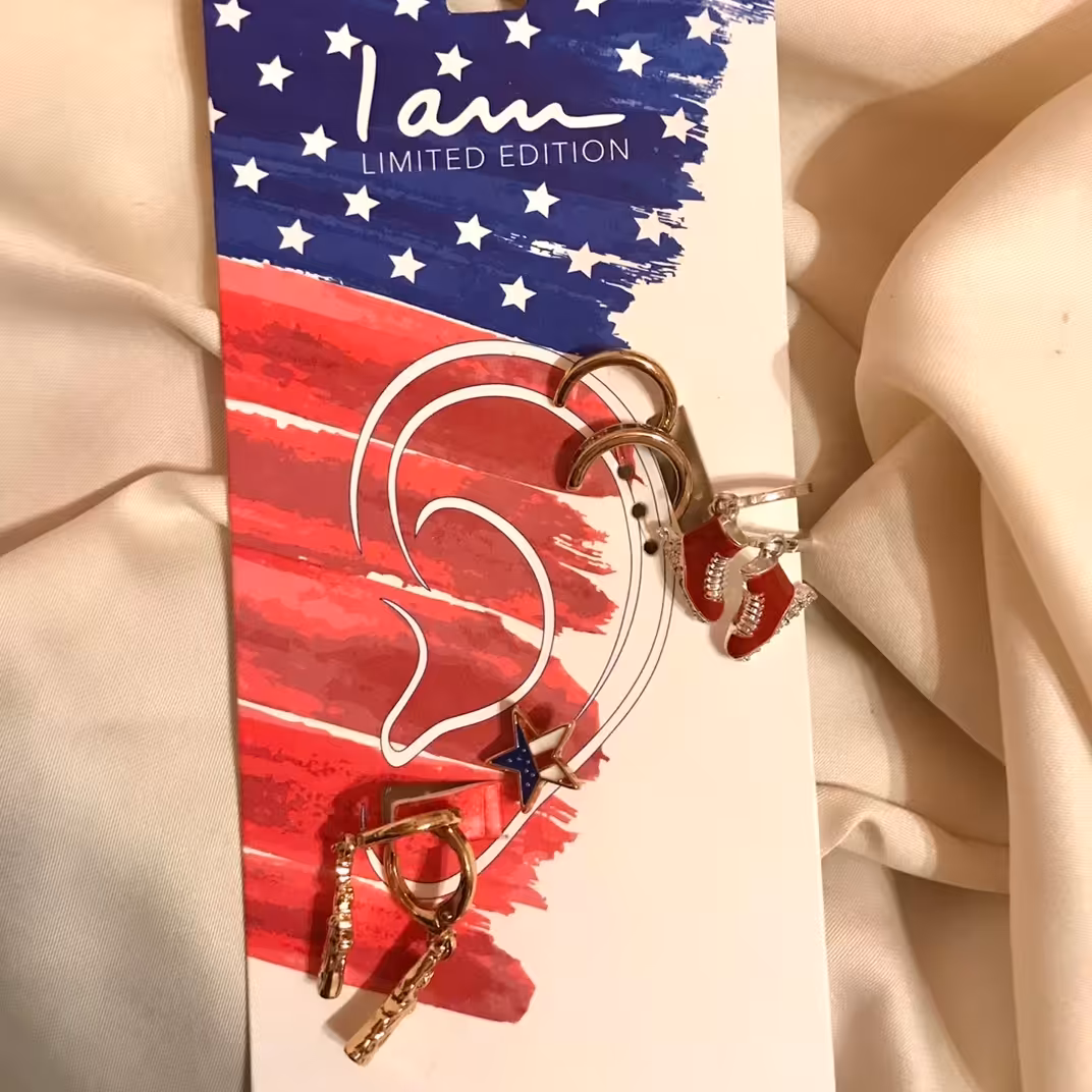 پک گوشواره Hulupuart طرح freedom برند iam تحت لیسانس آلمان