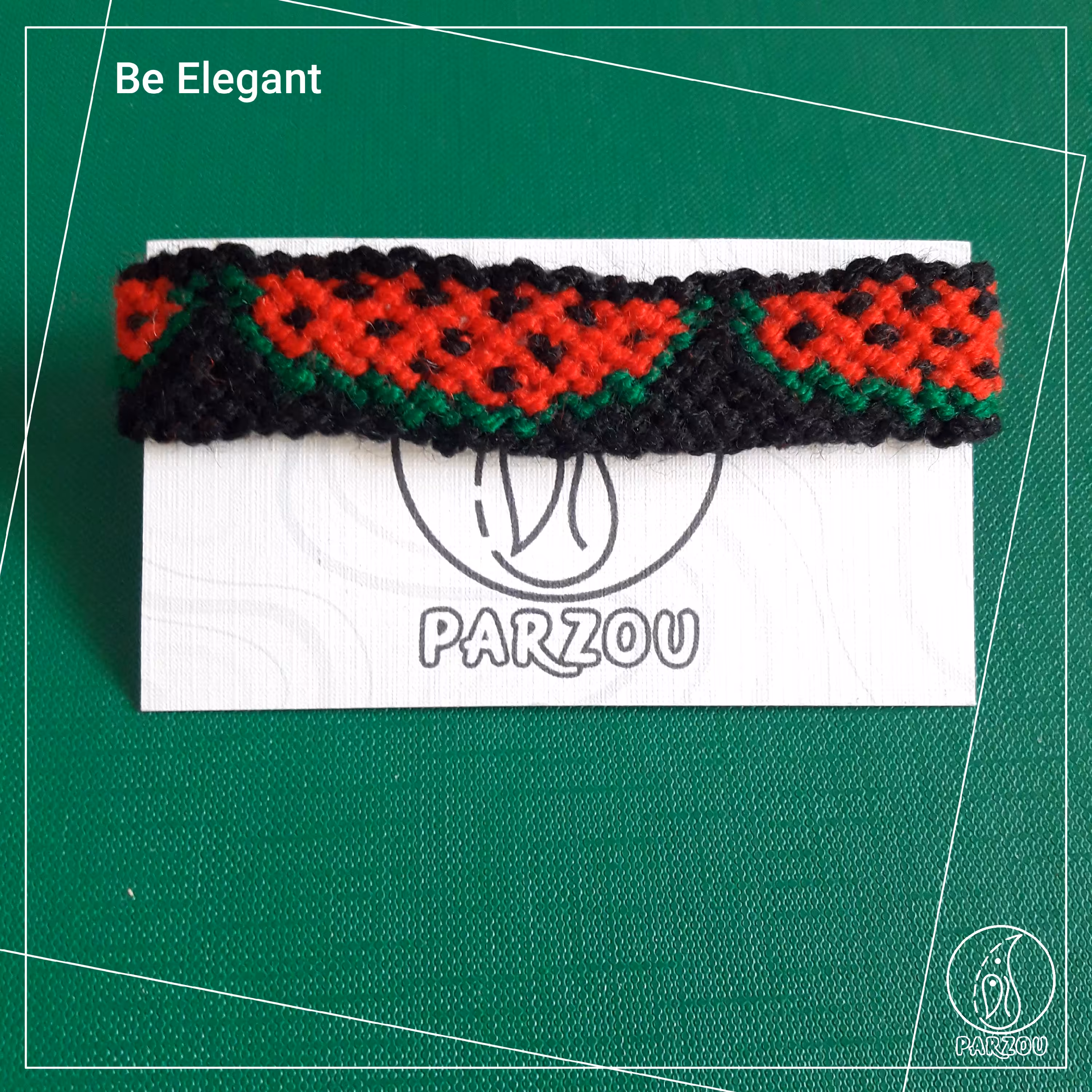 دستبند بافت مشکی با طرح قاچ هندوانه