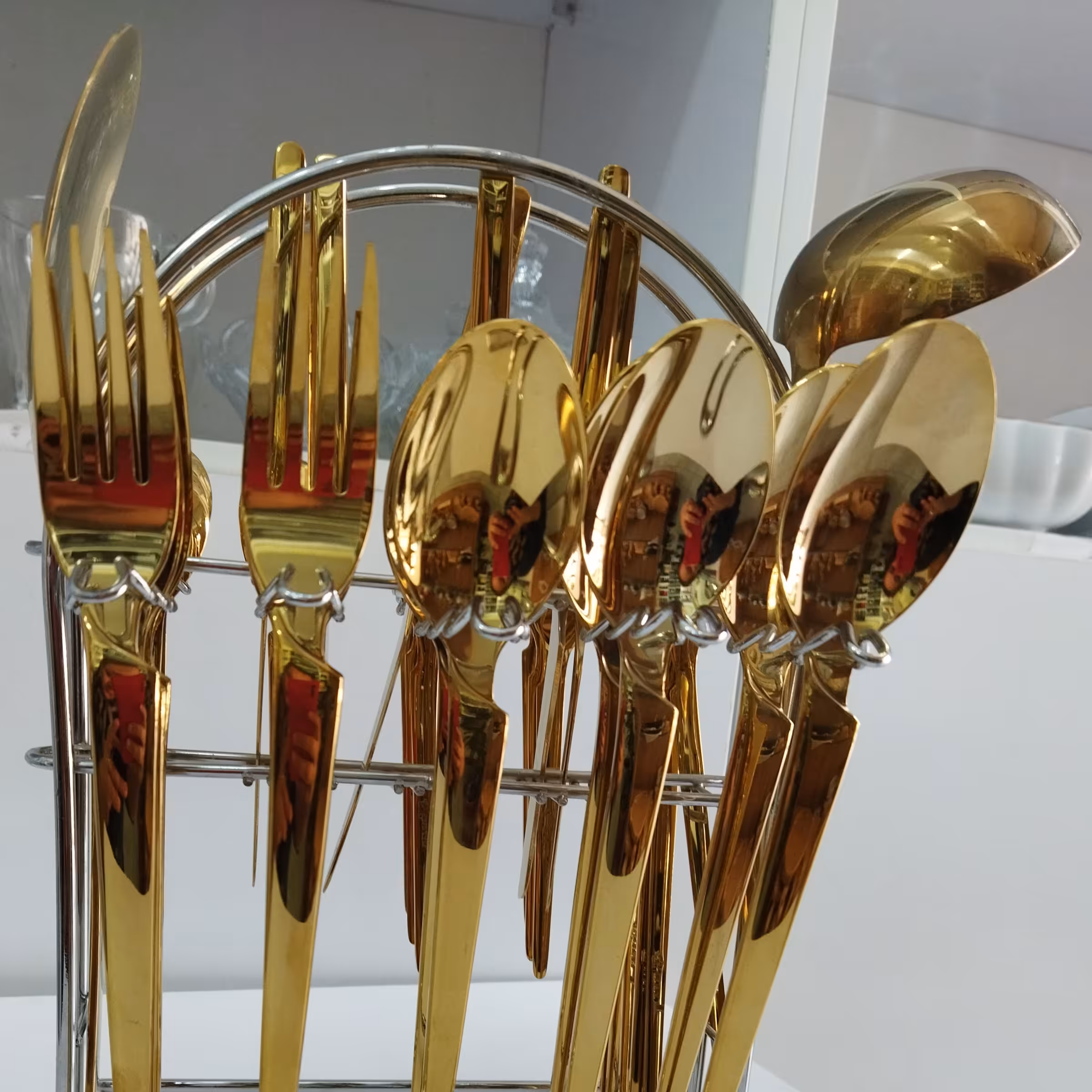 سرویس قاشق و چنگال طلایی 6 نفره