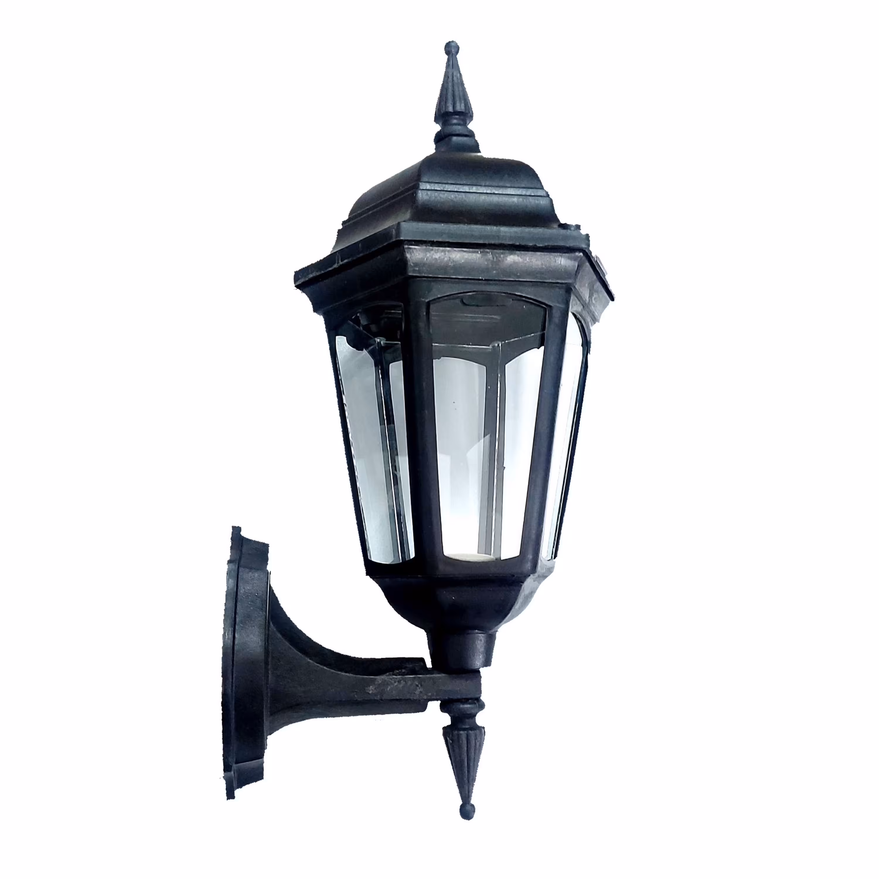 چراغ  حیاطی دیواری  مدل رومی .رنگ   مشکی.جنس بدنه پلاستیک و شیشه 