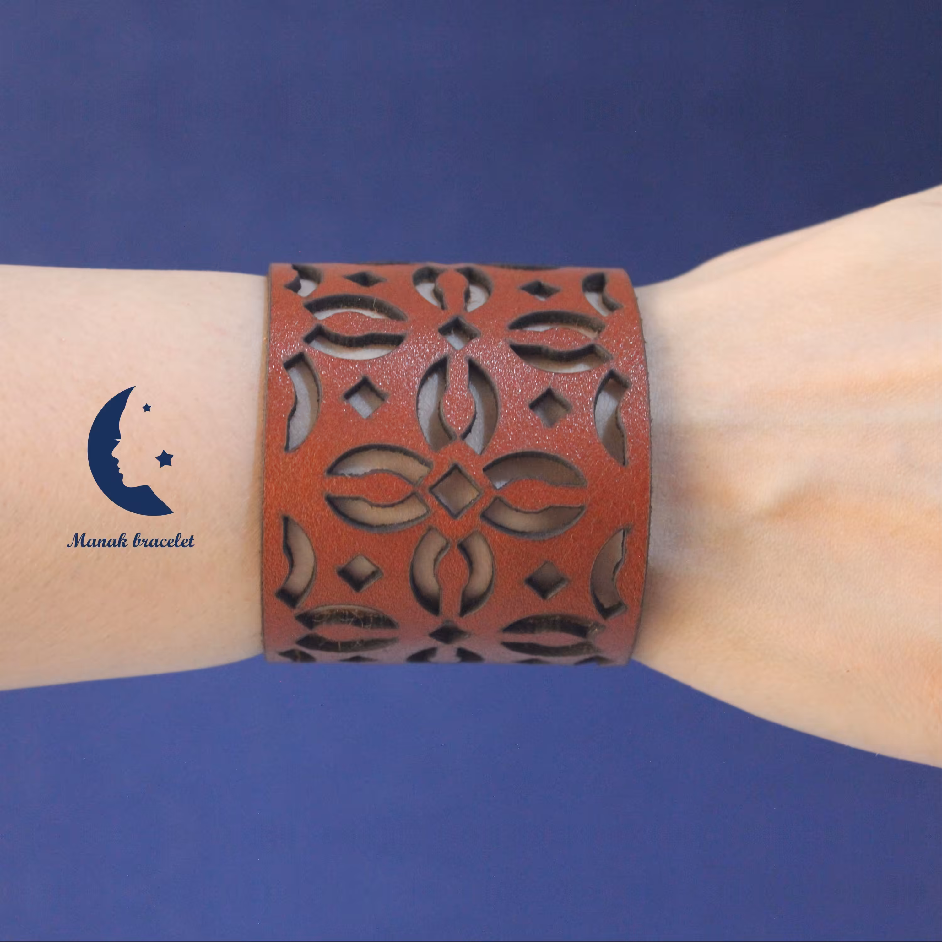 دستبند چرم طبیعی گاوی مدل M-194  