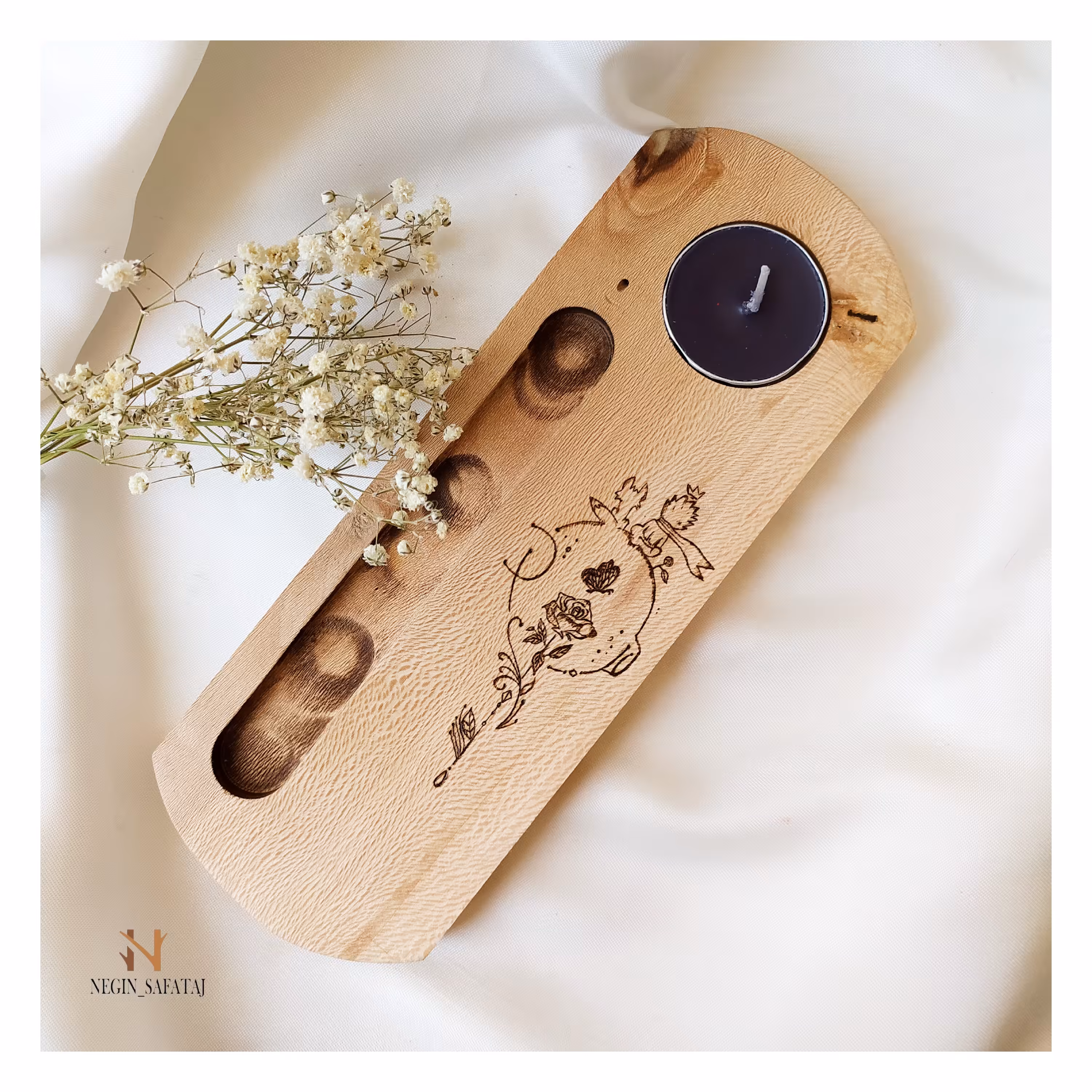 جاعودی جاشمعی چوبی طرح پرطرفدار شازده کوچولو به همراه یک عدد عود و شمع به عنوان هدیه