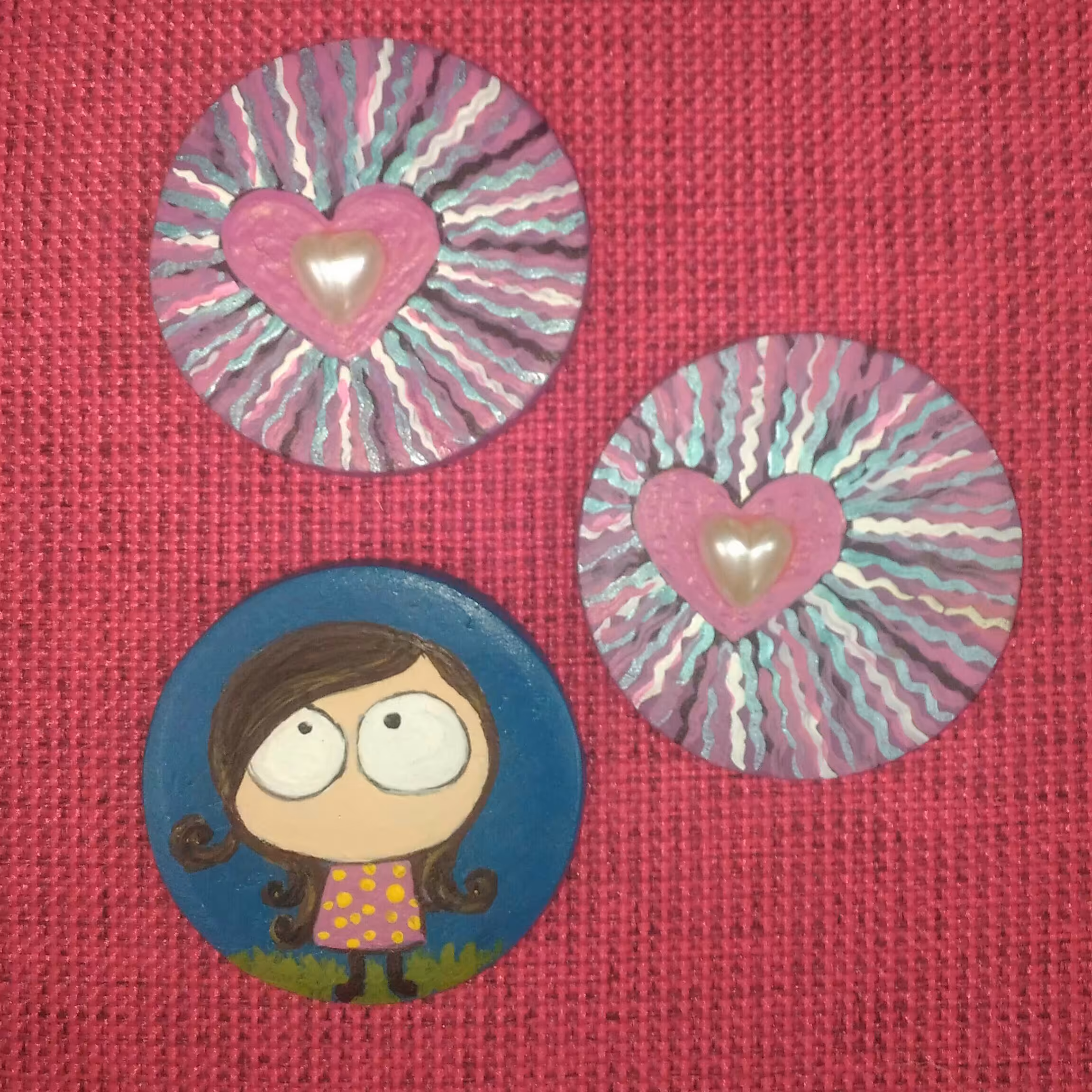 مگنت سفالی ،کاری زیبا و خاص.
رنگ:  صورتی،آبی
وزن: 60 گرم
سایز :8سانتی متر.
قابل شستشو و ضد آب.
تقدیم به زیبا پسندان .