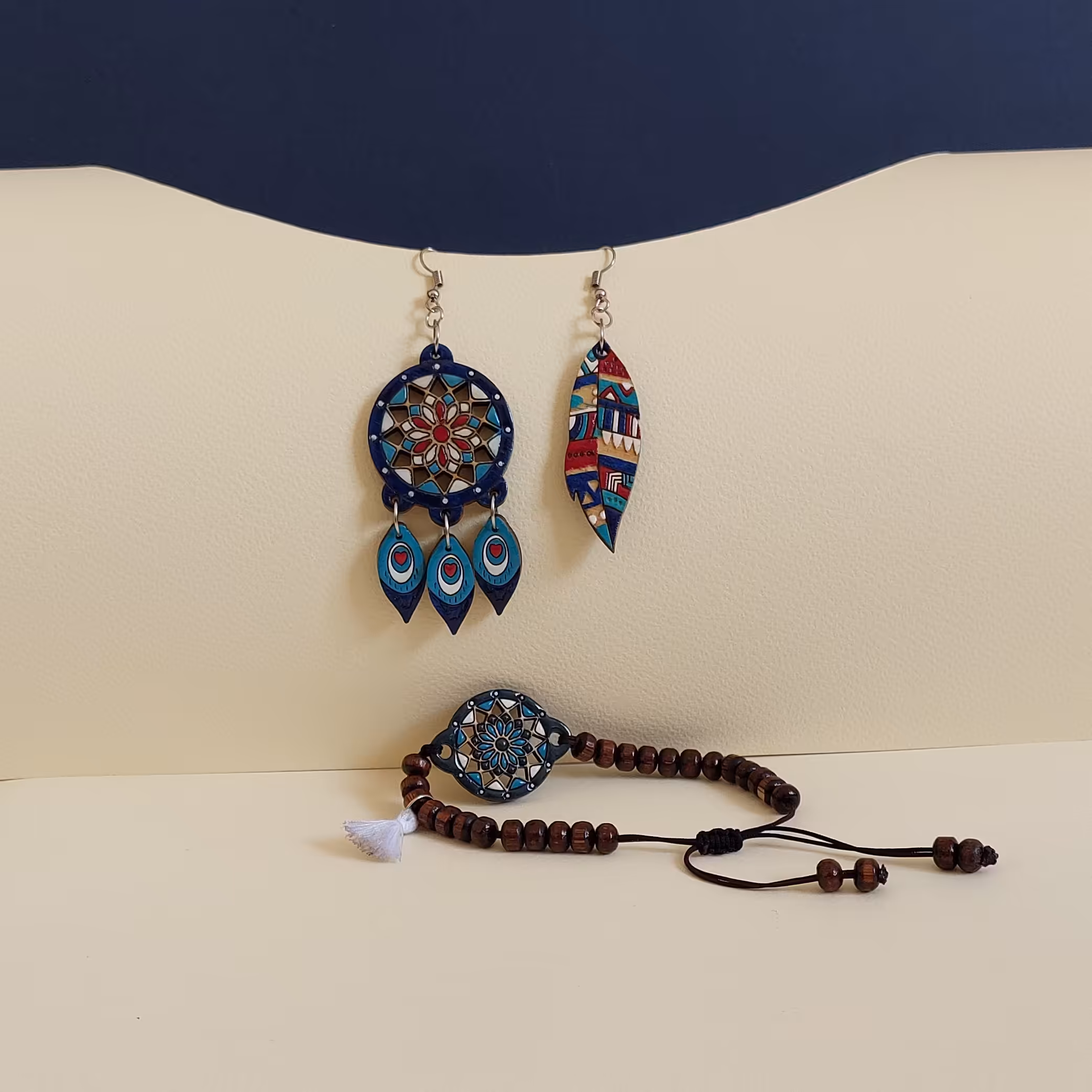  دستبند و گوشواره چوبی