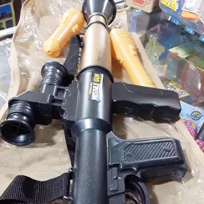 آرپی جی اسباب بازی پلاستیکی همراه با دو عدد گلوله