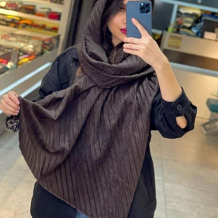 شال پاییزه زمستانه مخمل پلیسه پوم دار