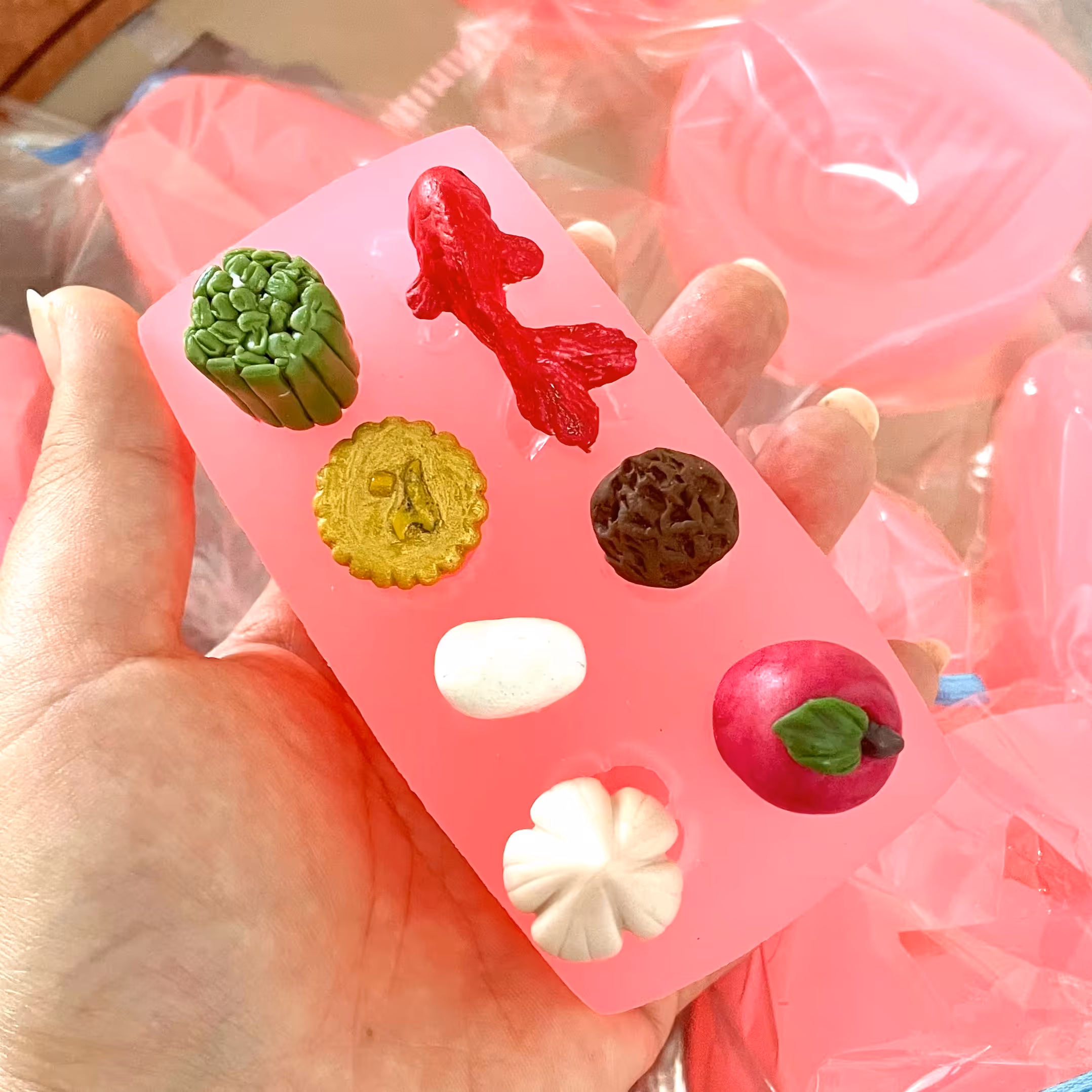 قالب سیلیکونی شمع و مجسمه سازی هفتسین مینیاتوری
مولد هفت سین