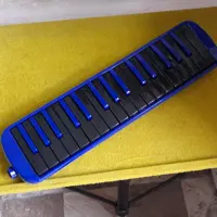 ملودیکا 32 کلید چینی  به همراه کیف و شلنگ و لبی