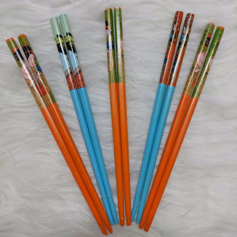 یک جفت چاپستیک 
جنس چوبی
طرح چاپی سنتی
وزن خیلی سبک
وارداتی