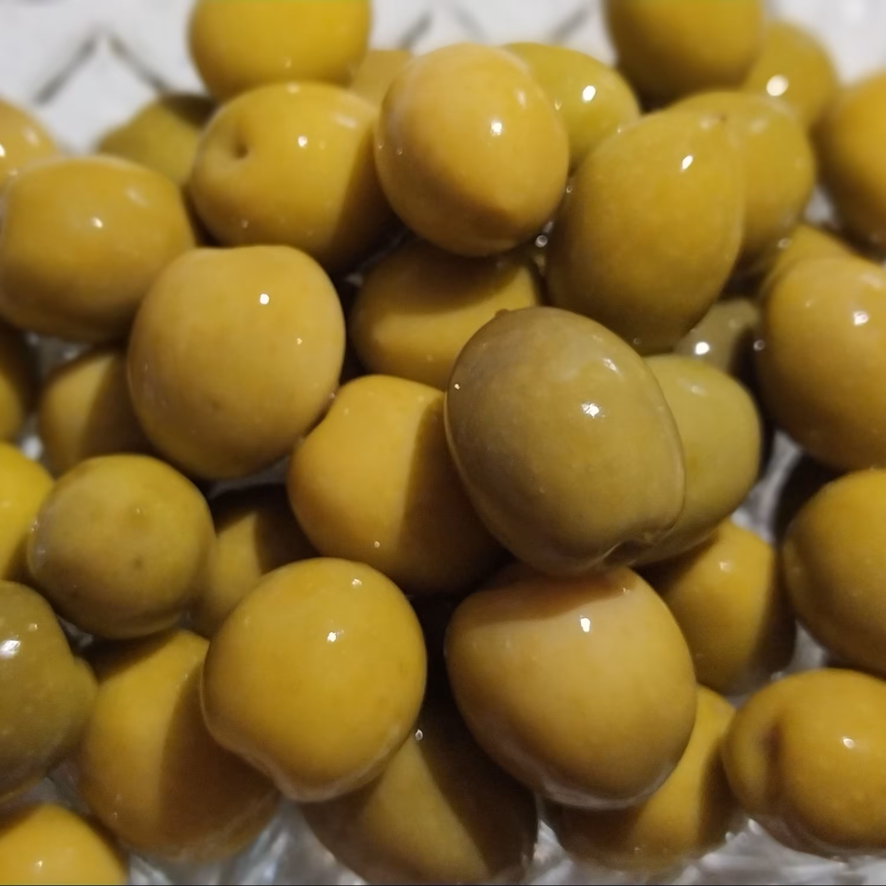 زیتون کنسروی تازه و خوشمزه