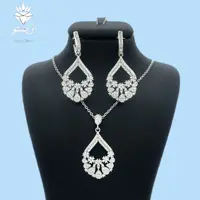 نیمست نقره(بازنجیر) بسیار شکیل میکرو با عیار 925 و آبکاری طلاسفید (زنجیر دیپلمات به طول 45cm)