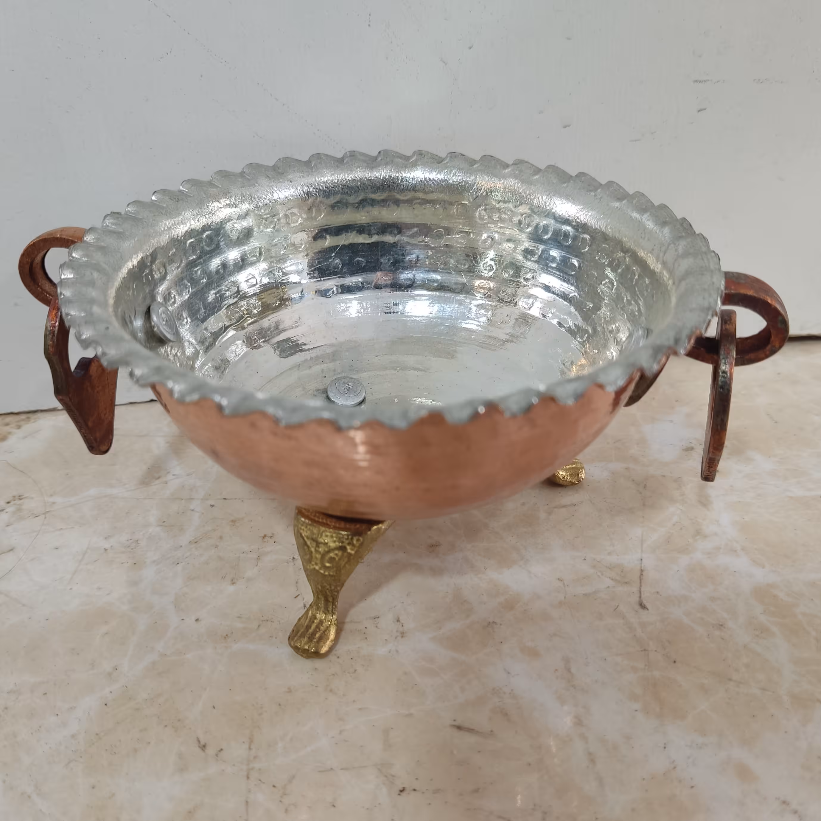 مس شکلات خوری آجیل خوری مسی قطر یازده و نیم سانت و ارتفاع شش و نیم سانت