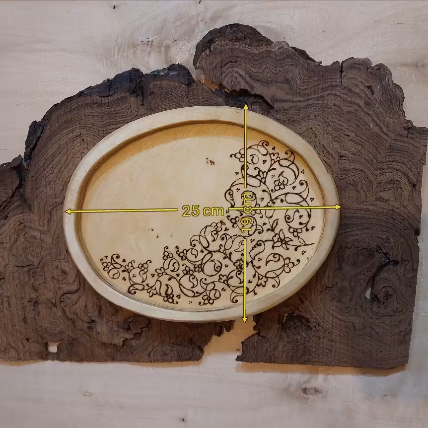 سینی چوبی بیضی شکل سوخته نگاری شده