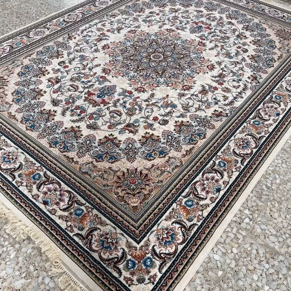فرش 700 شانه اصل 6 متری نقشه میخک کرم تراکم 2550 وزن سنگین 