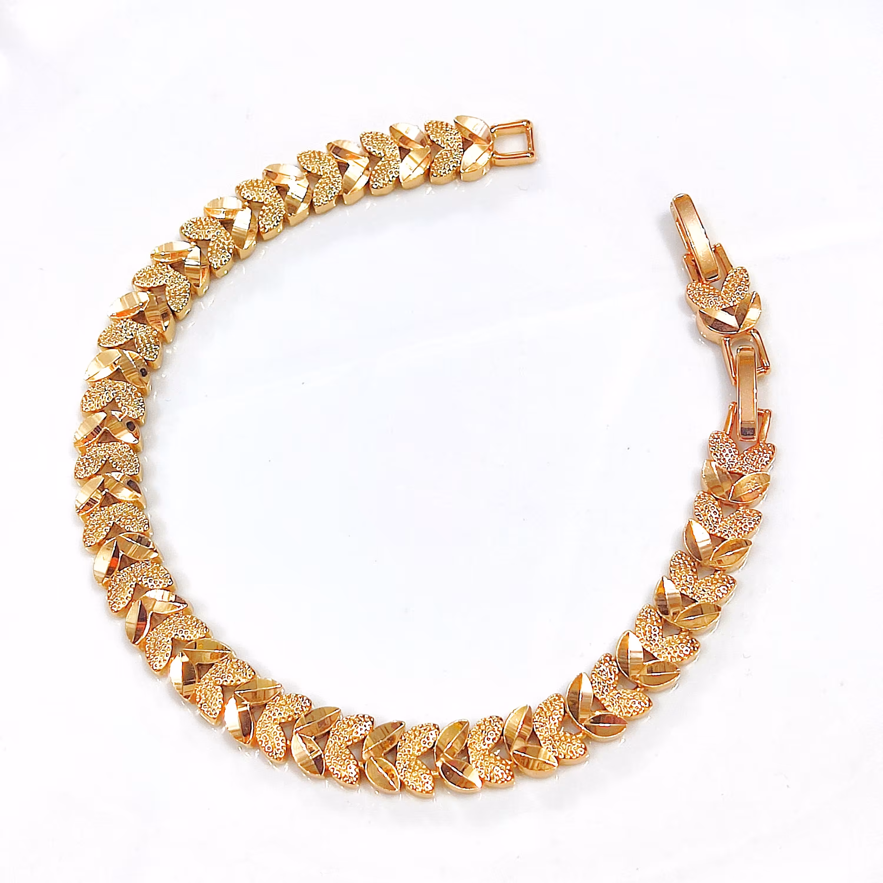 دستبند ژوپینگ اصل طرح برگ تراش دار - رنگ ثابت ضد حساسیت 