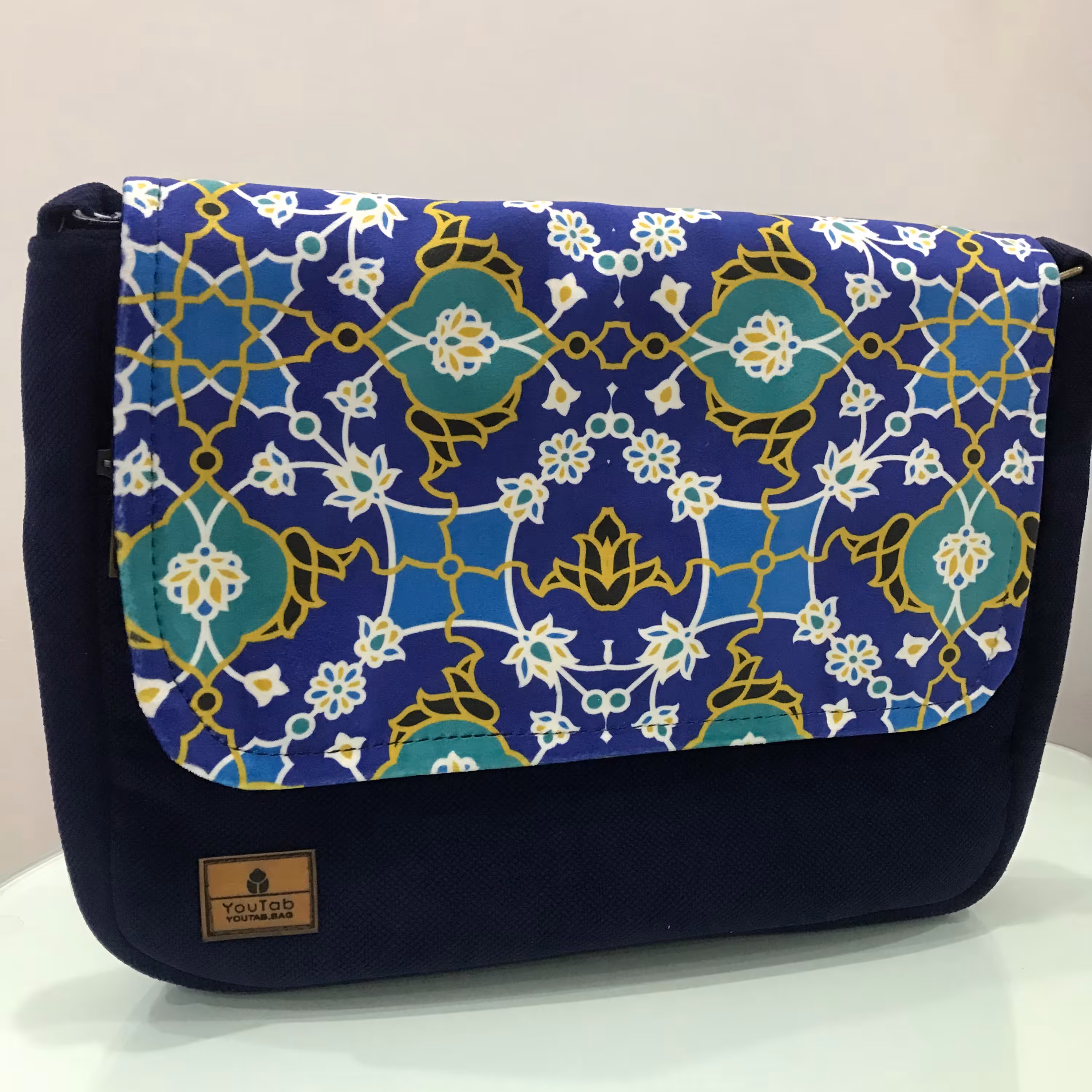 کیف دوشی یوتاب مدل درخشنده کد 4