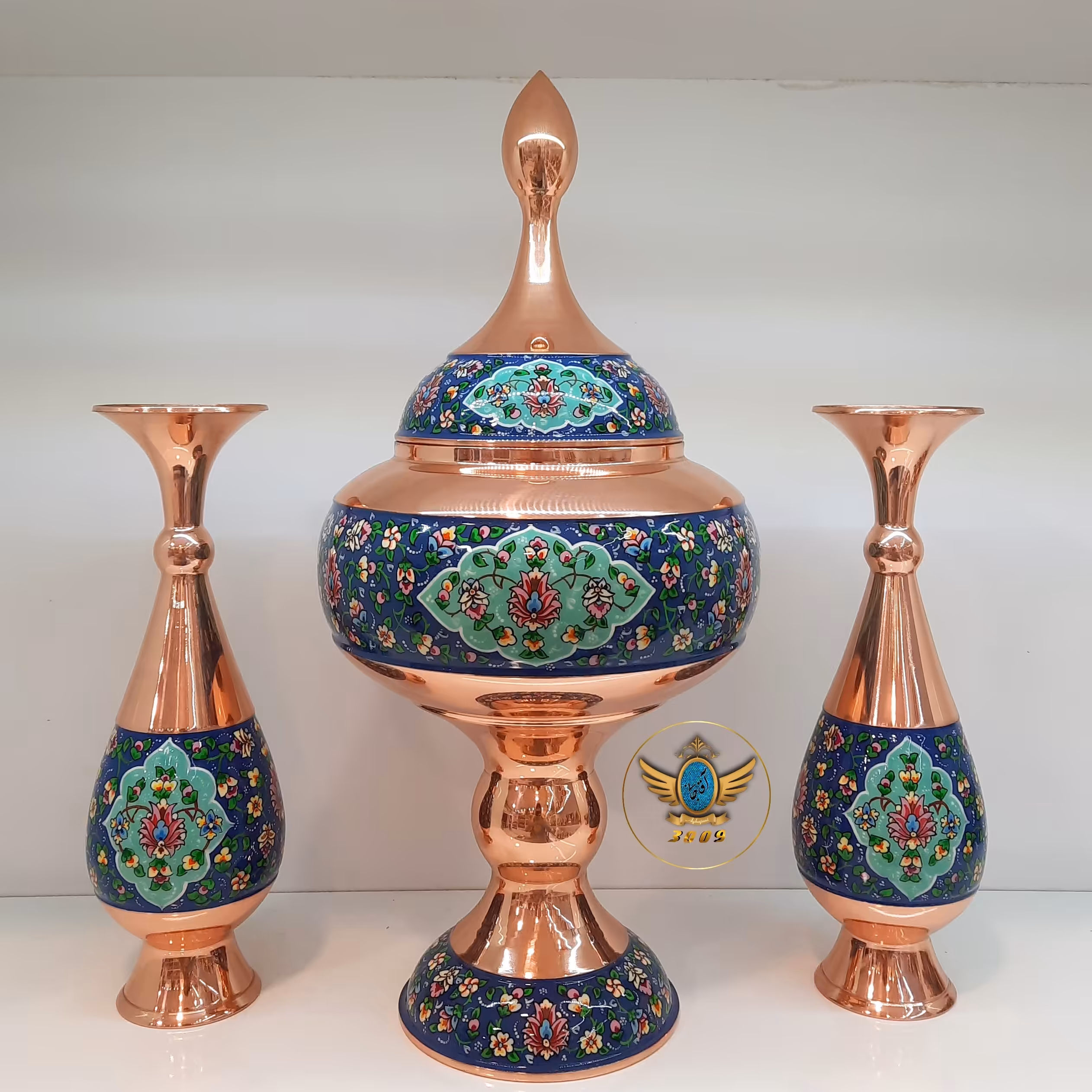 ست شکلاتخوری 35(ارتفاع 48 سانتی متر) و گلدان صراحی 30 مس و پرداز برند آقاجانی