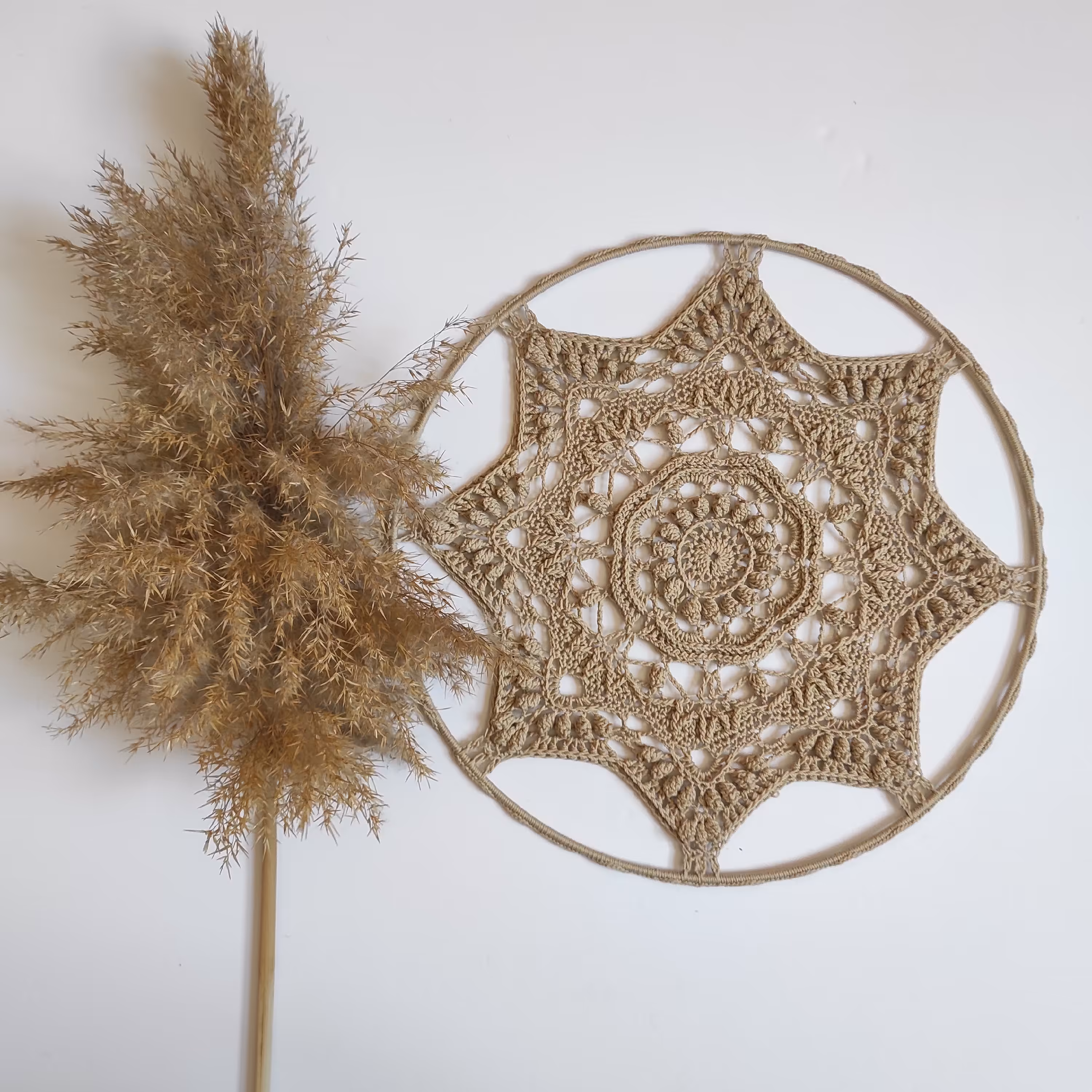 دیوار کوب طرح دریم کچر  بافت برجسته رنگ خاکی قطر  30  