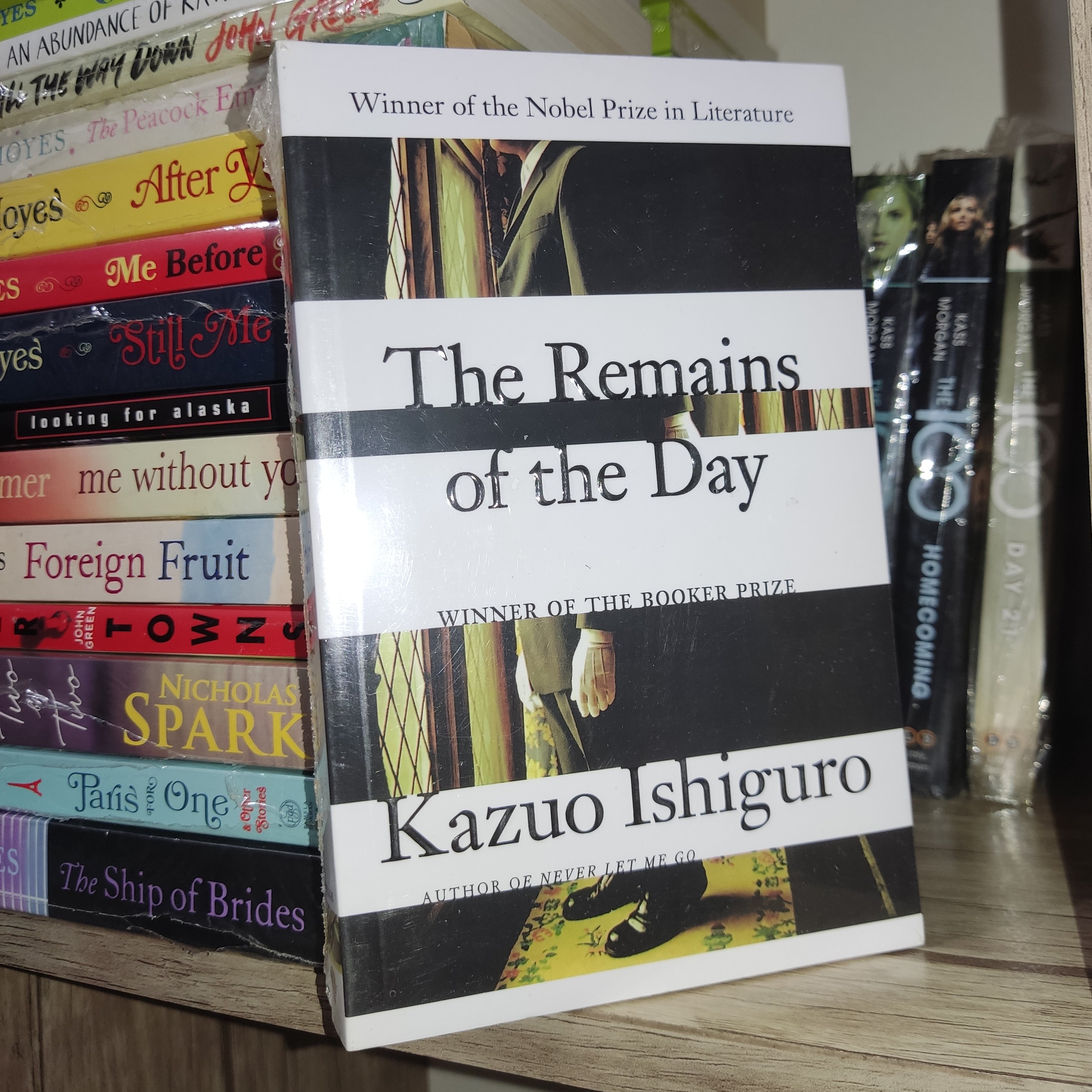 کتاب زبان اصلی The Remains of the Day (بازمانده روز) - اثر کازوو ایشیگورو