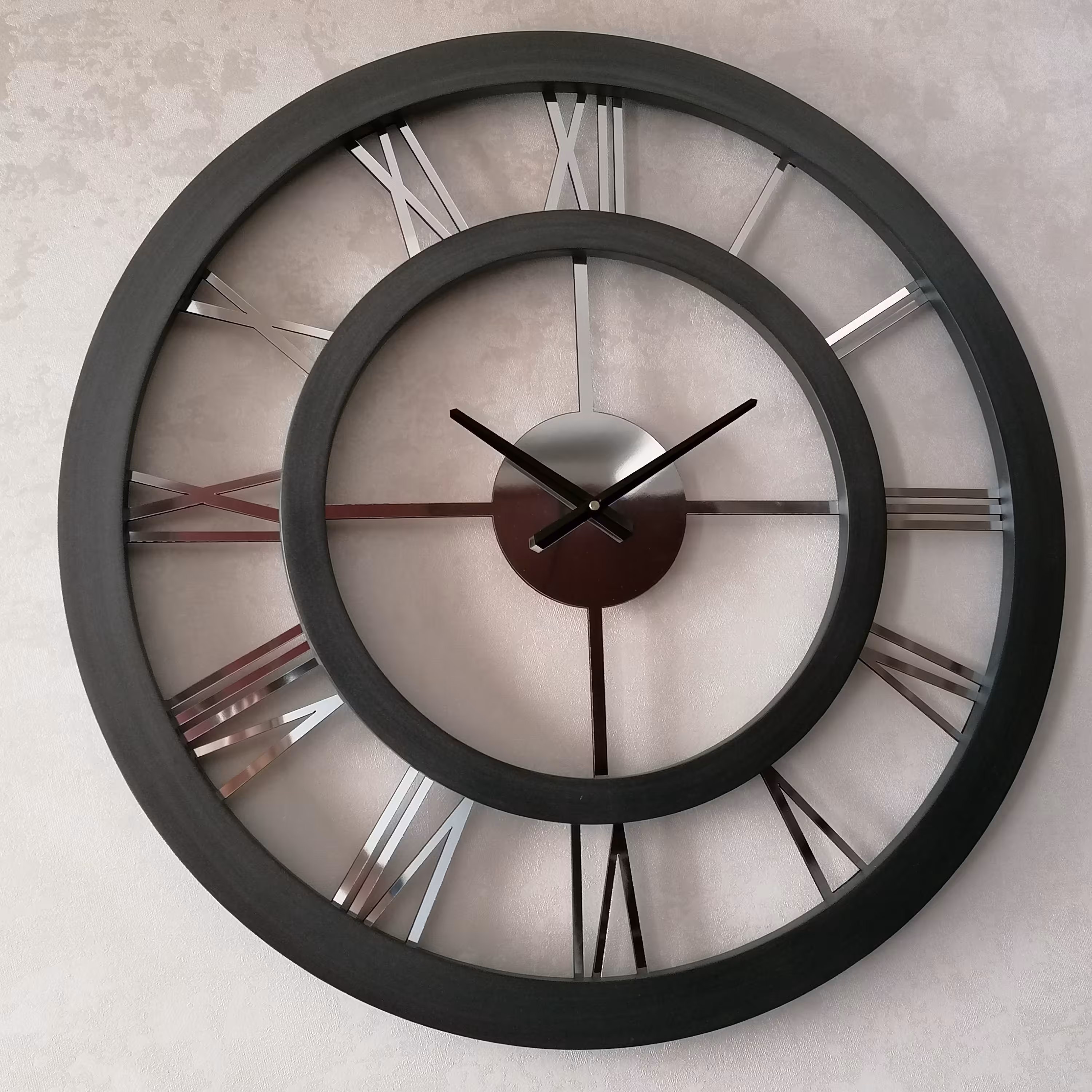 ساعت دیواری چوبی زیبا و جدید از تولیدی و بی  واسطه