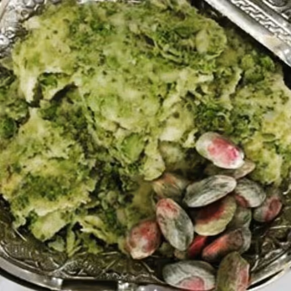 حلوا پسته ای مخصوص سوغات ارومیه در بسته بندی بهداشتی نیم کیلویی