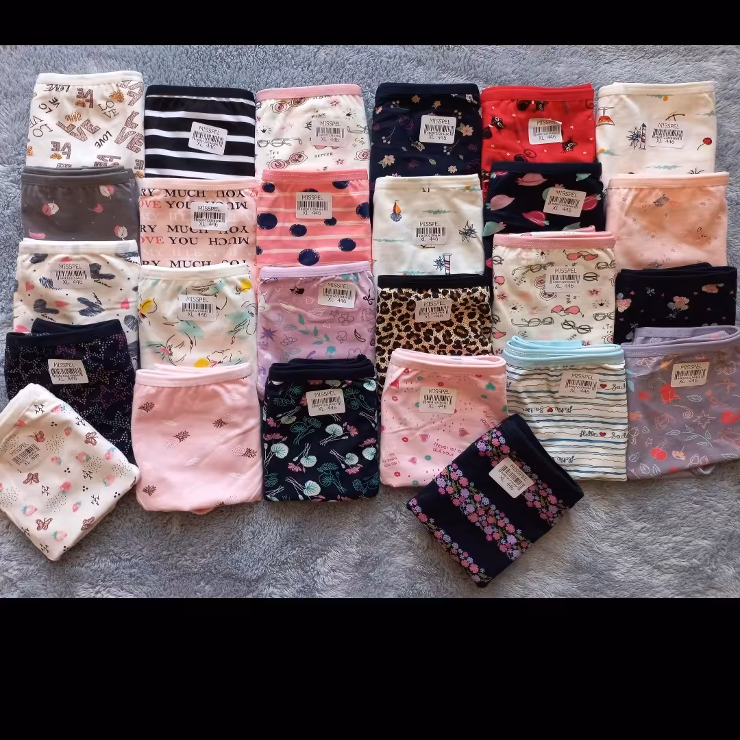 شورت زنانه نخی خارجی طرح دار