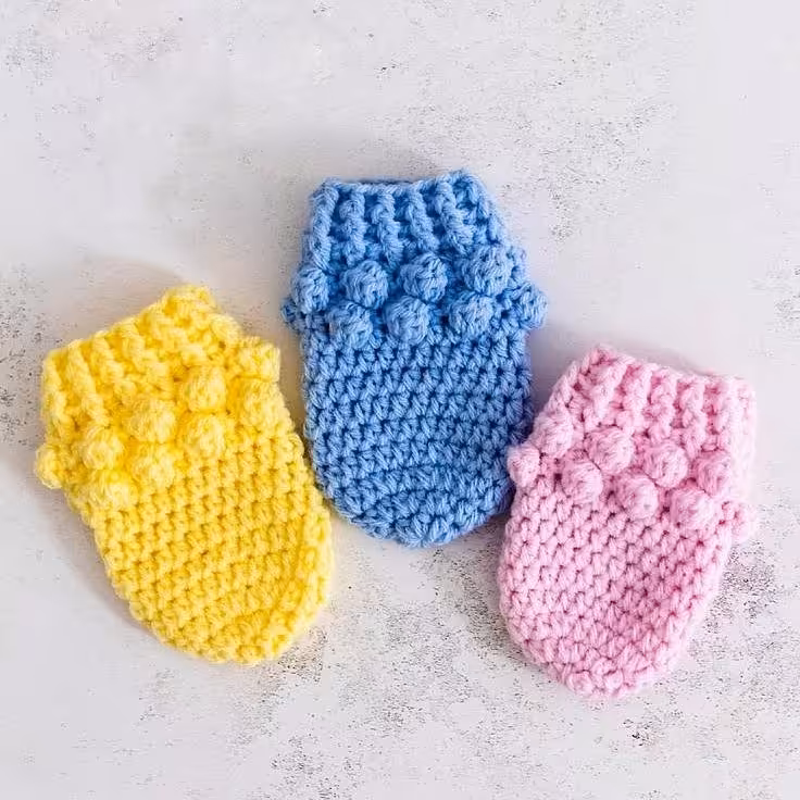 دستکش نوزادی طرح توپ توپی سیسمونی نوزاد دست بافت
