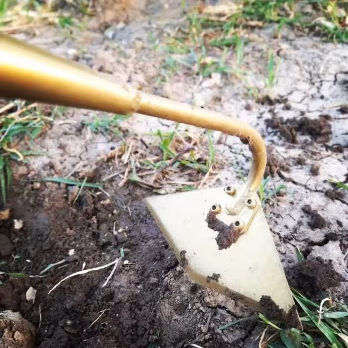 علف زن دستی، وجین کن مثلثی عرض 20 سانت برند دمیک با تیغه فولاد فنر CK75 قابل تعویض