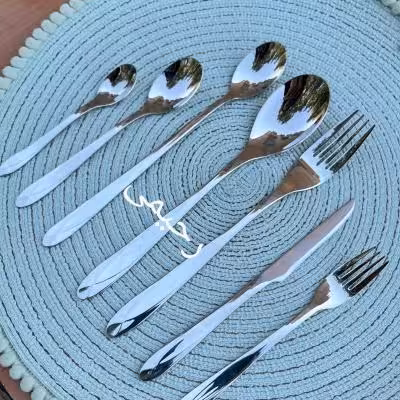 سرویس قاشق و چنگال 24 نفره 120پارچه یونیک اصل ساده دهانه اروپایی