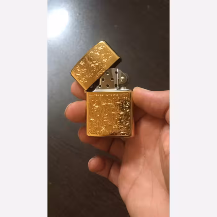 فندک روکش طلا با امکان حک اسم و جعبه با شناسنامه 