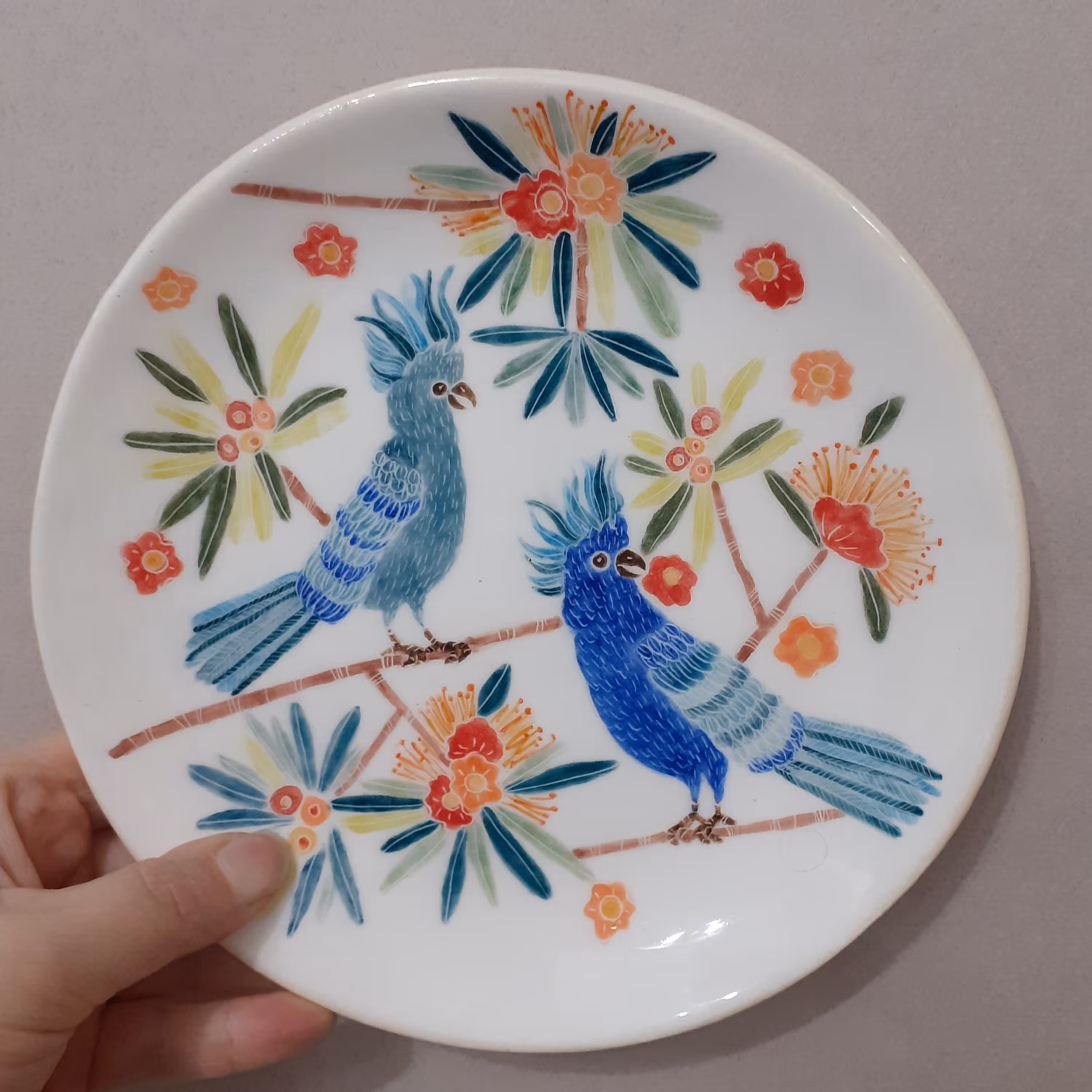 بشقاب سرامیکی طرح پرنده طوطی آبی تزئینی