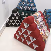 پشتی سه بعدی