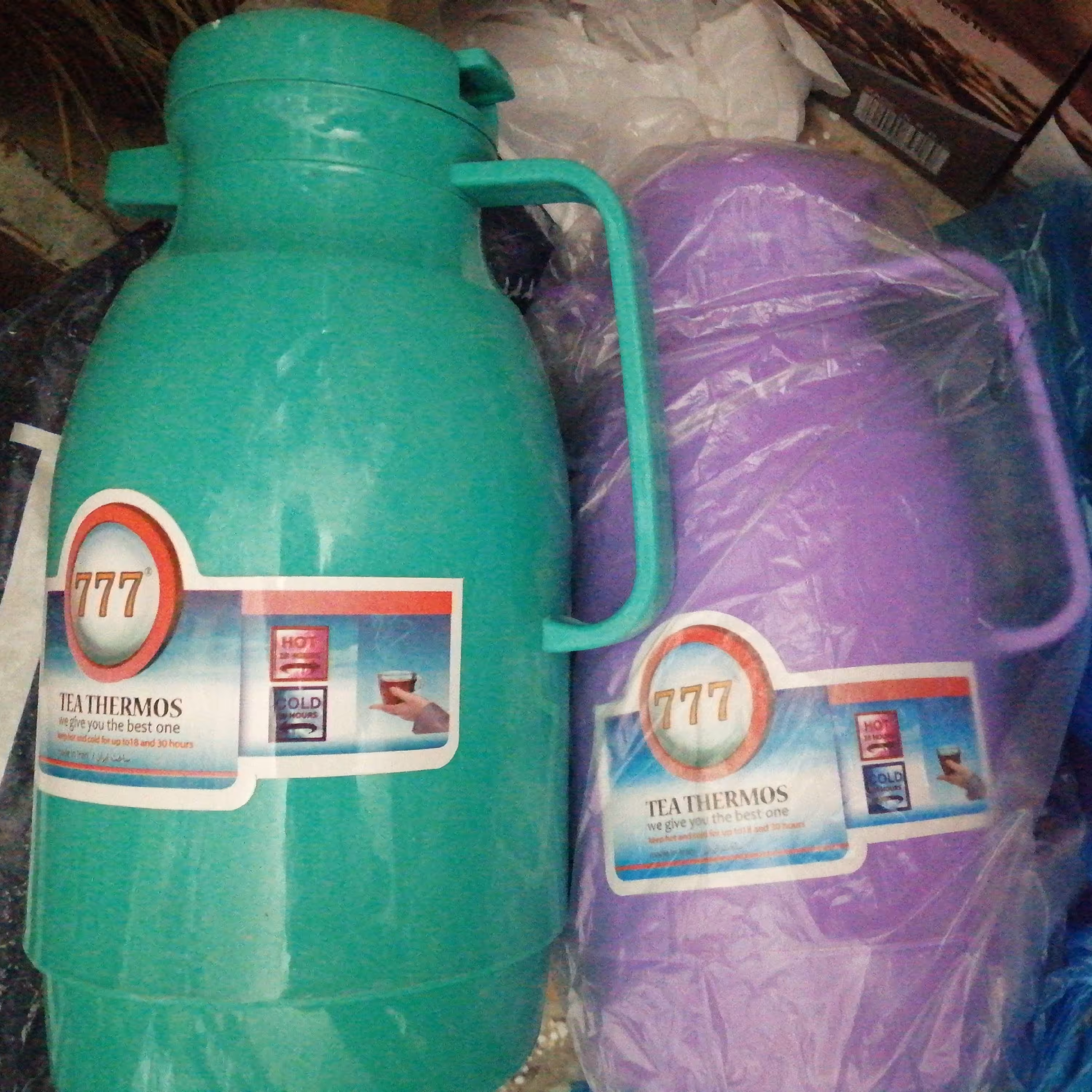  فلاسک چای یک لیتر . قبلا موجودی رنگ بگیرید 