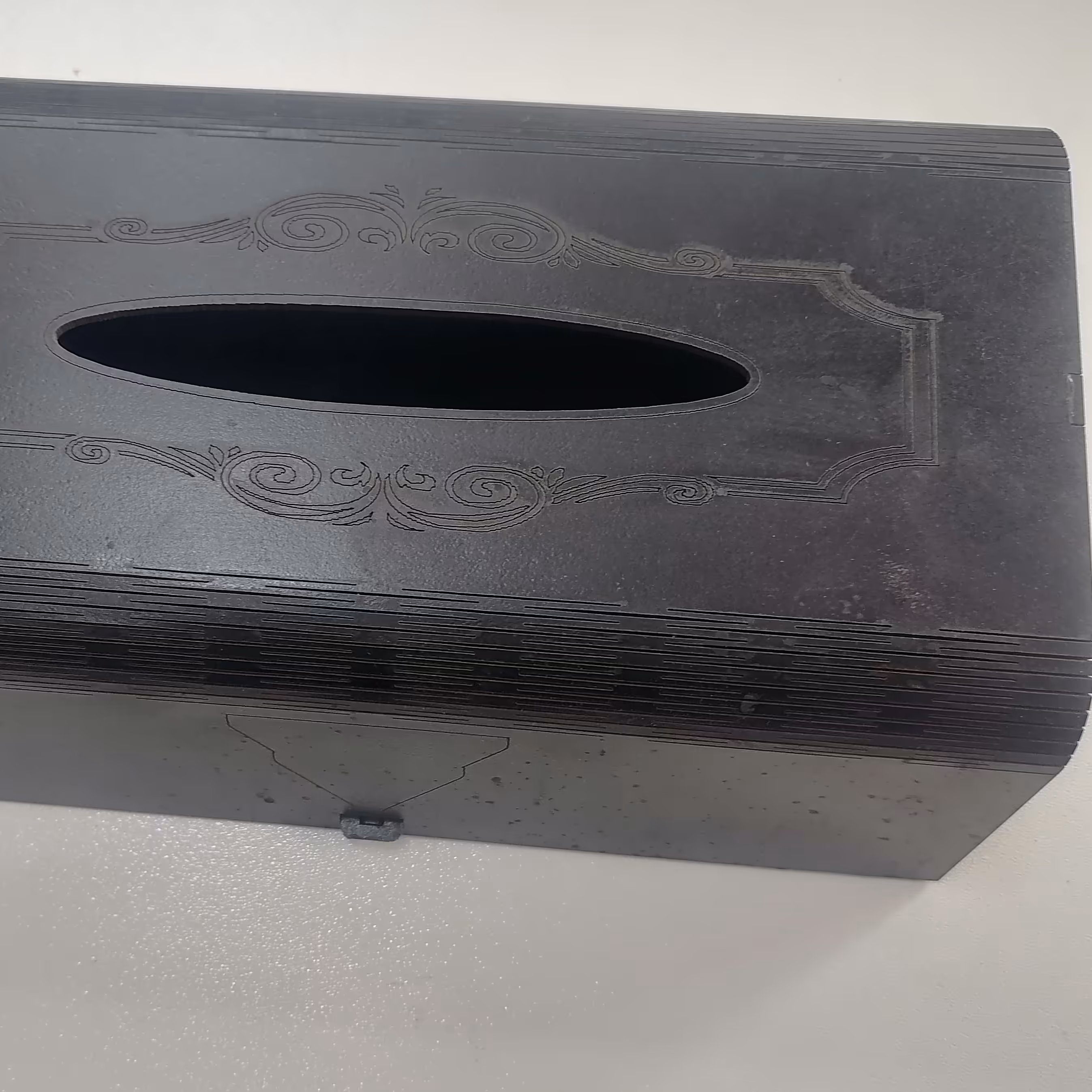 جعبه دستمال کاغذی از تخته سه میل به وزن 245 گرم و ابعاد25 در 16 در 7 سانتی متر