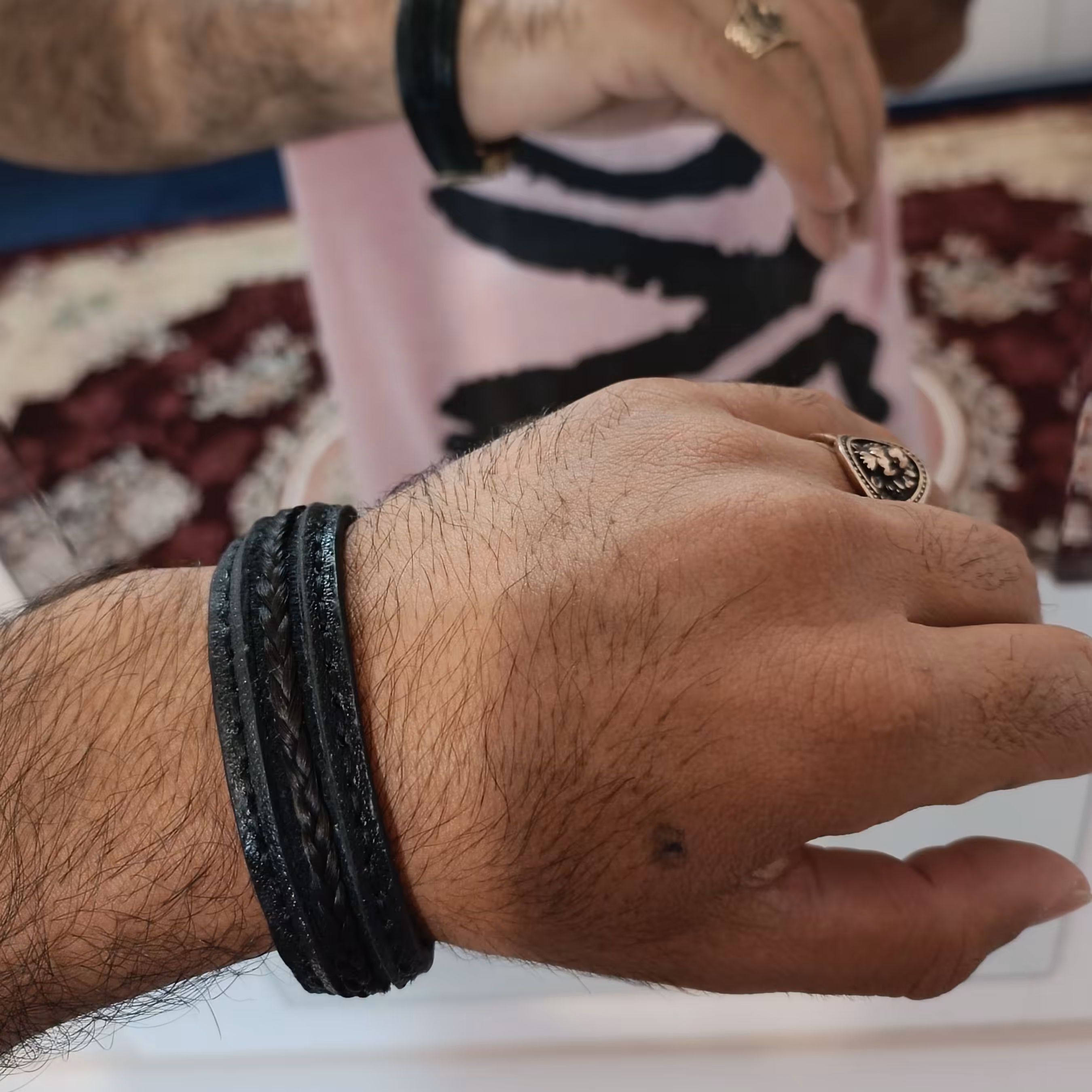 دستبندموی زلف یار 