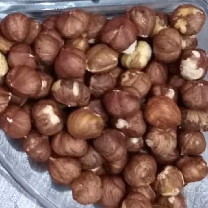 فندق قرمز خام .