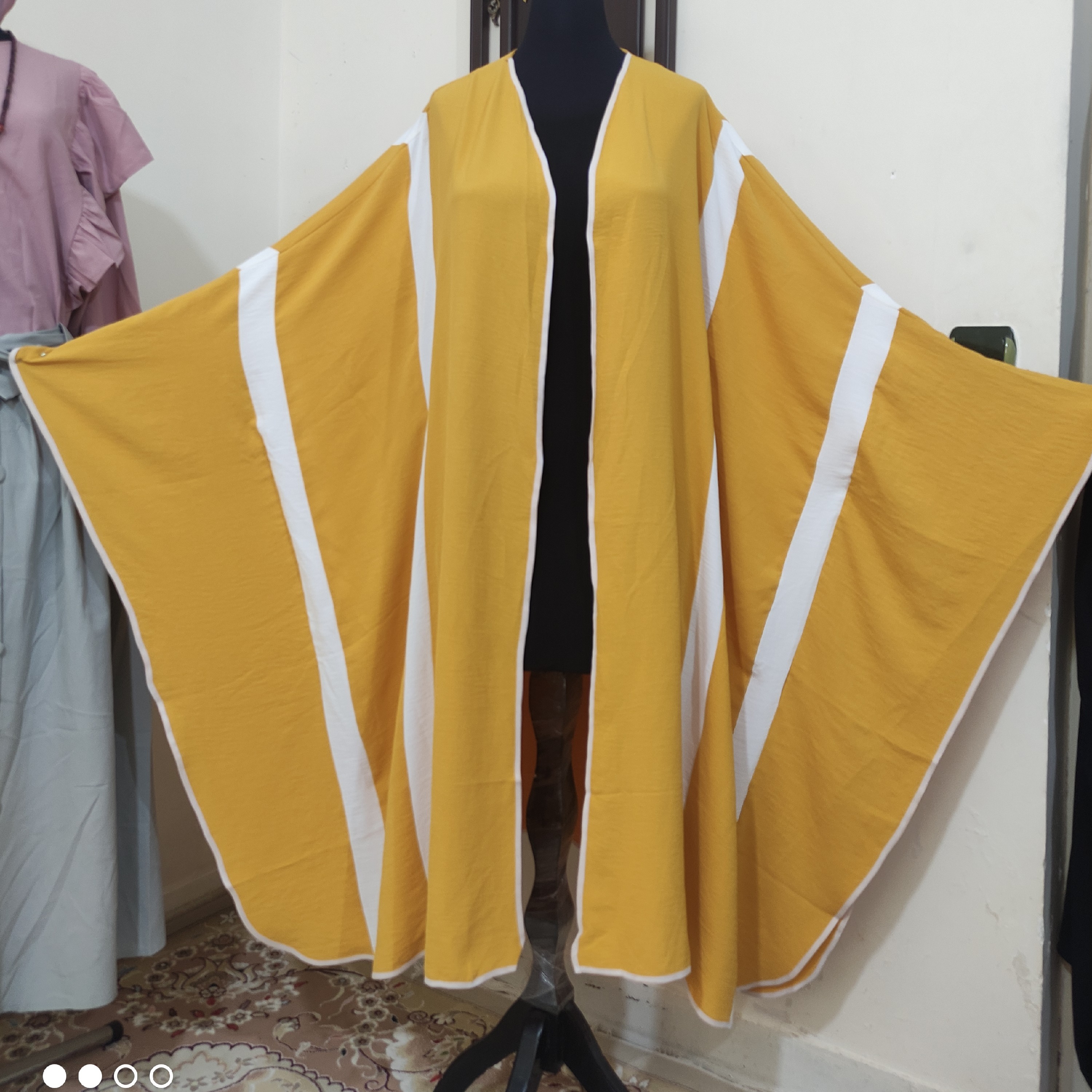 مانتو عبایی تابستونه ابر بادی خنک جلوباز رنگ زرد و صورتی
