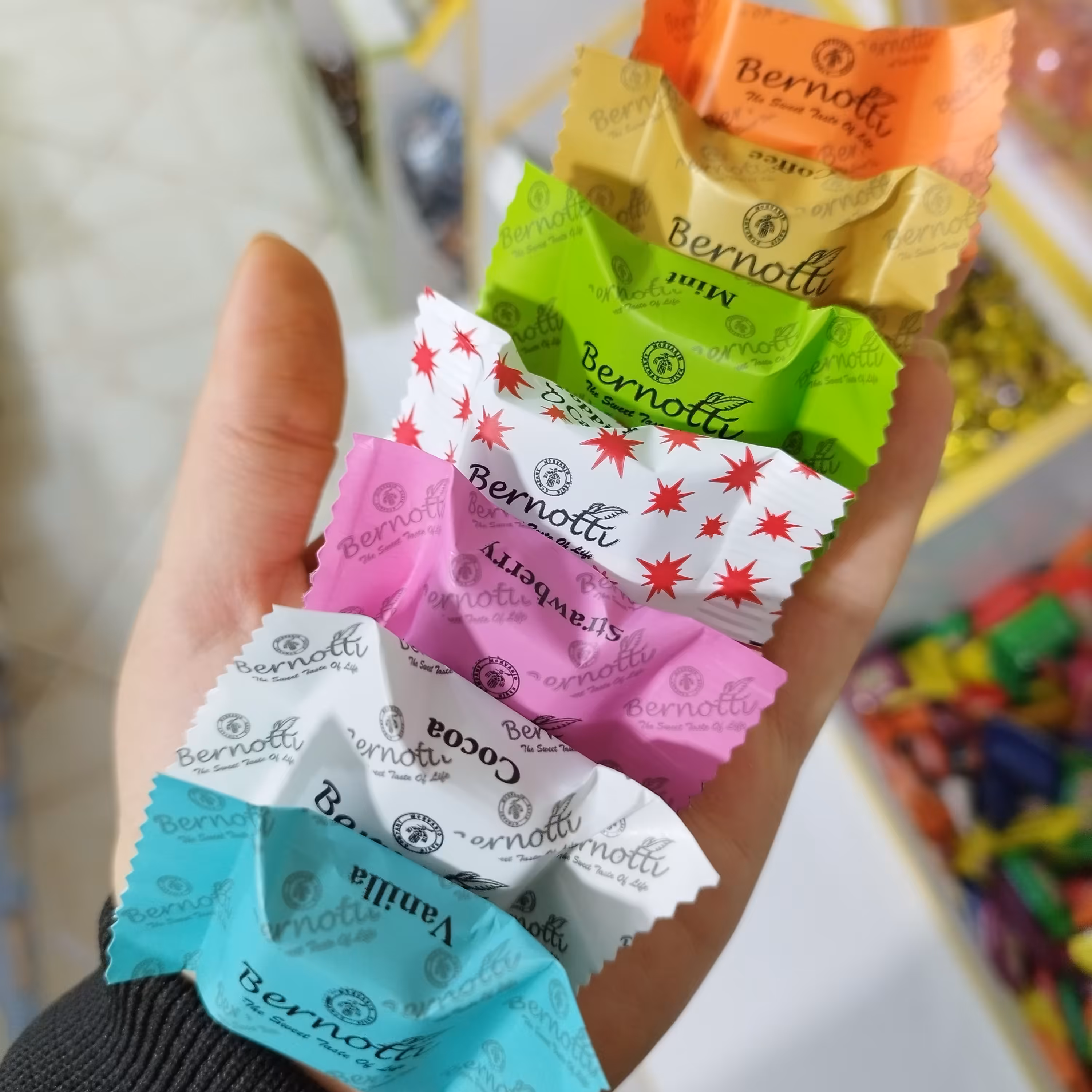 شکلات کاکائویی میکس زیبا برنوتی (200گرمی) دارک