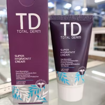 کرم سوپر آبرسان و مرطوب کننده توتال درم