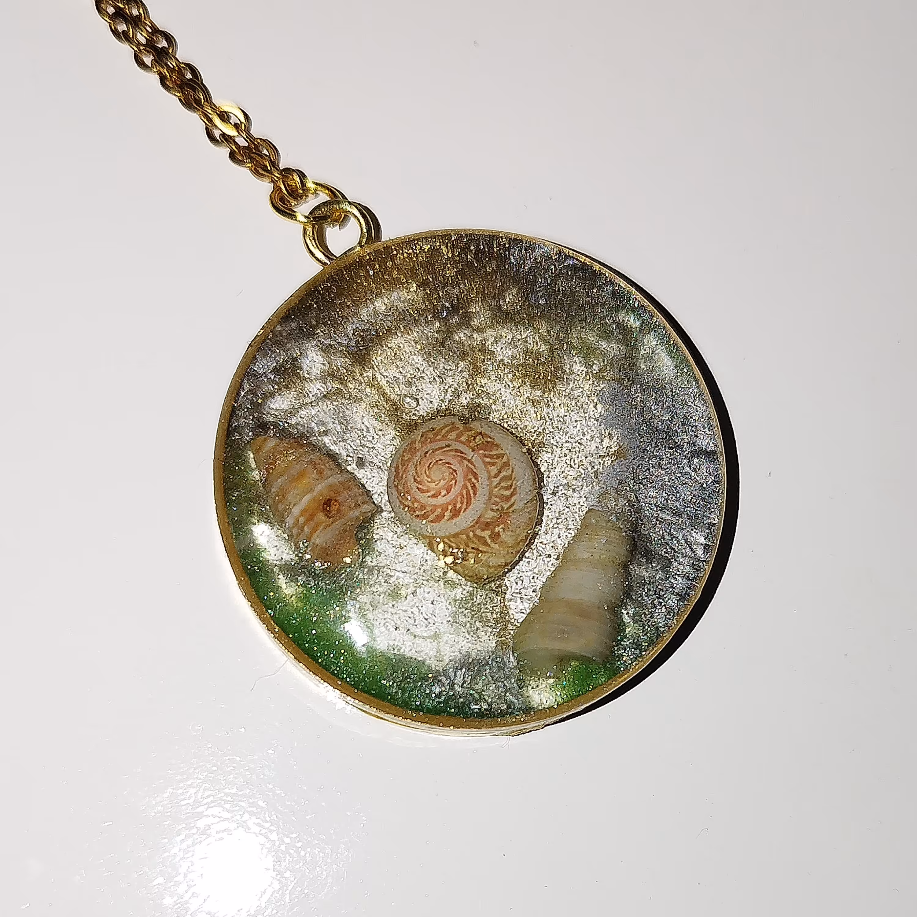 گردنبند رزینی صدف و دریا