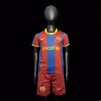 لباس کلاسیک بچه گانه بارسلونا 2011-2010 کیت اول