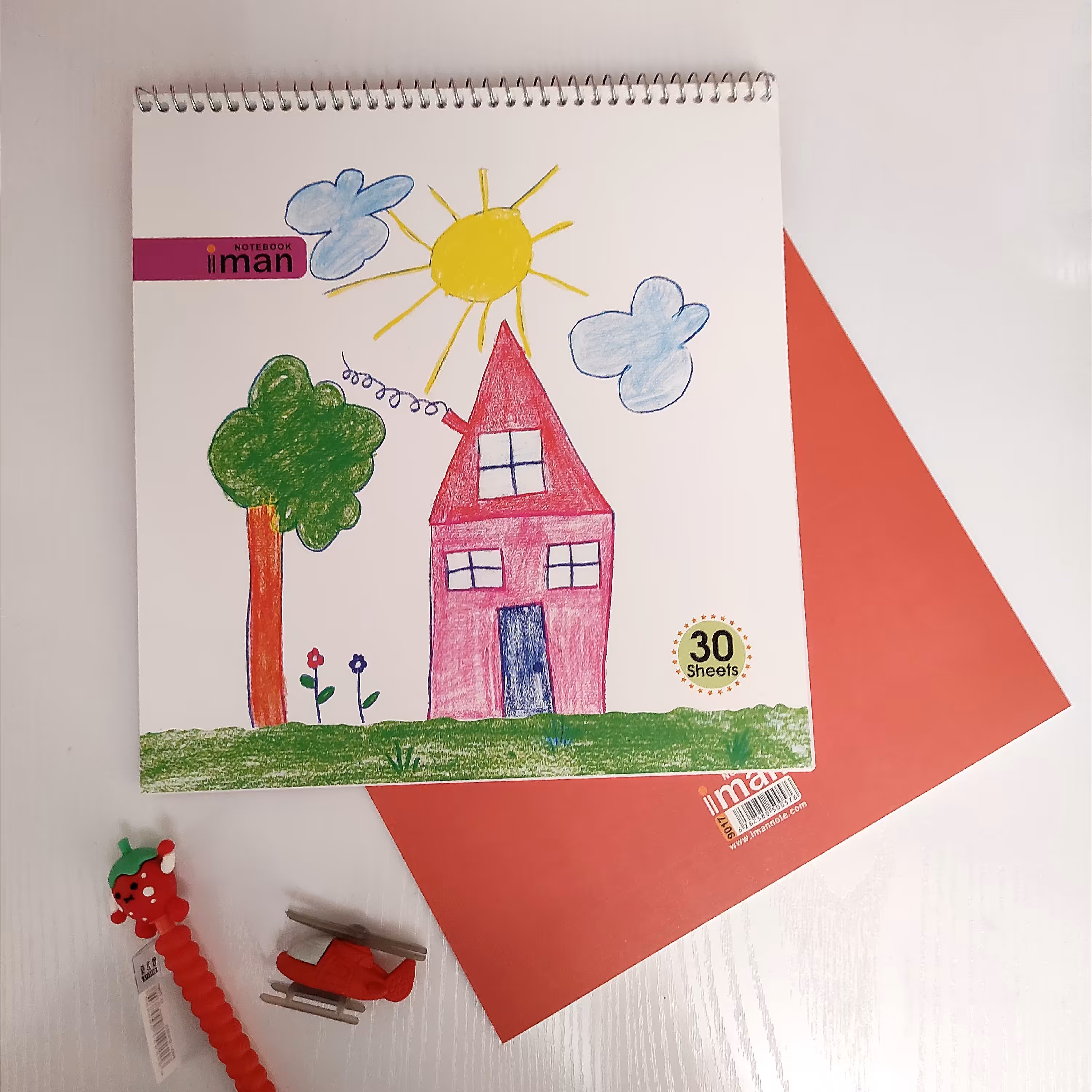 
دفتر نقاشی آبرنگی برند با کیفیت ایمان
30 برگ طرح شماره 8
سیم از بالا 
بسیار محکم و بادوامه