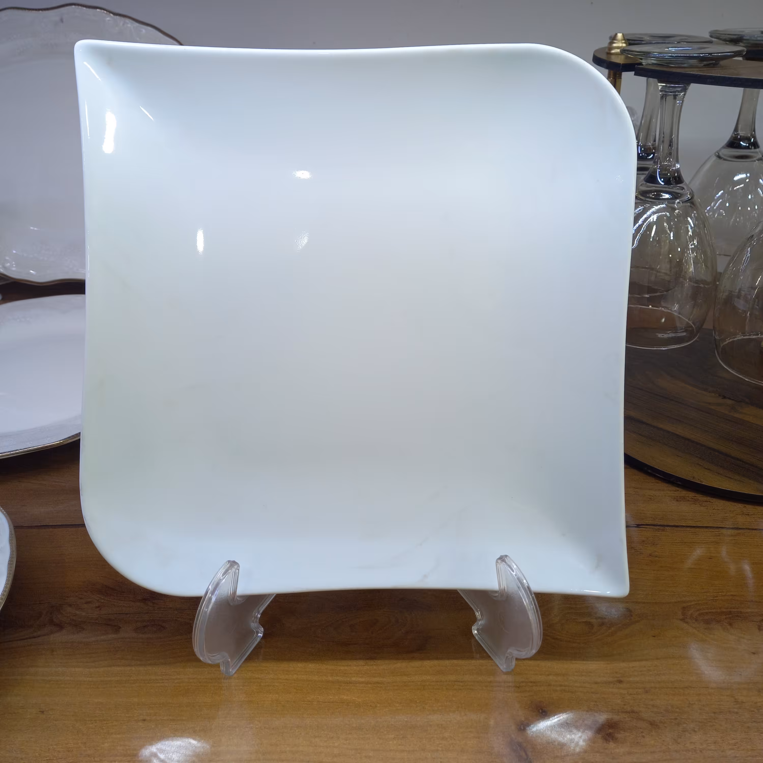 بشقاب مربع چینی هتلی ارسال   رایگان   قیمت هر عددبسقاب 